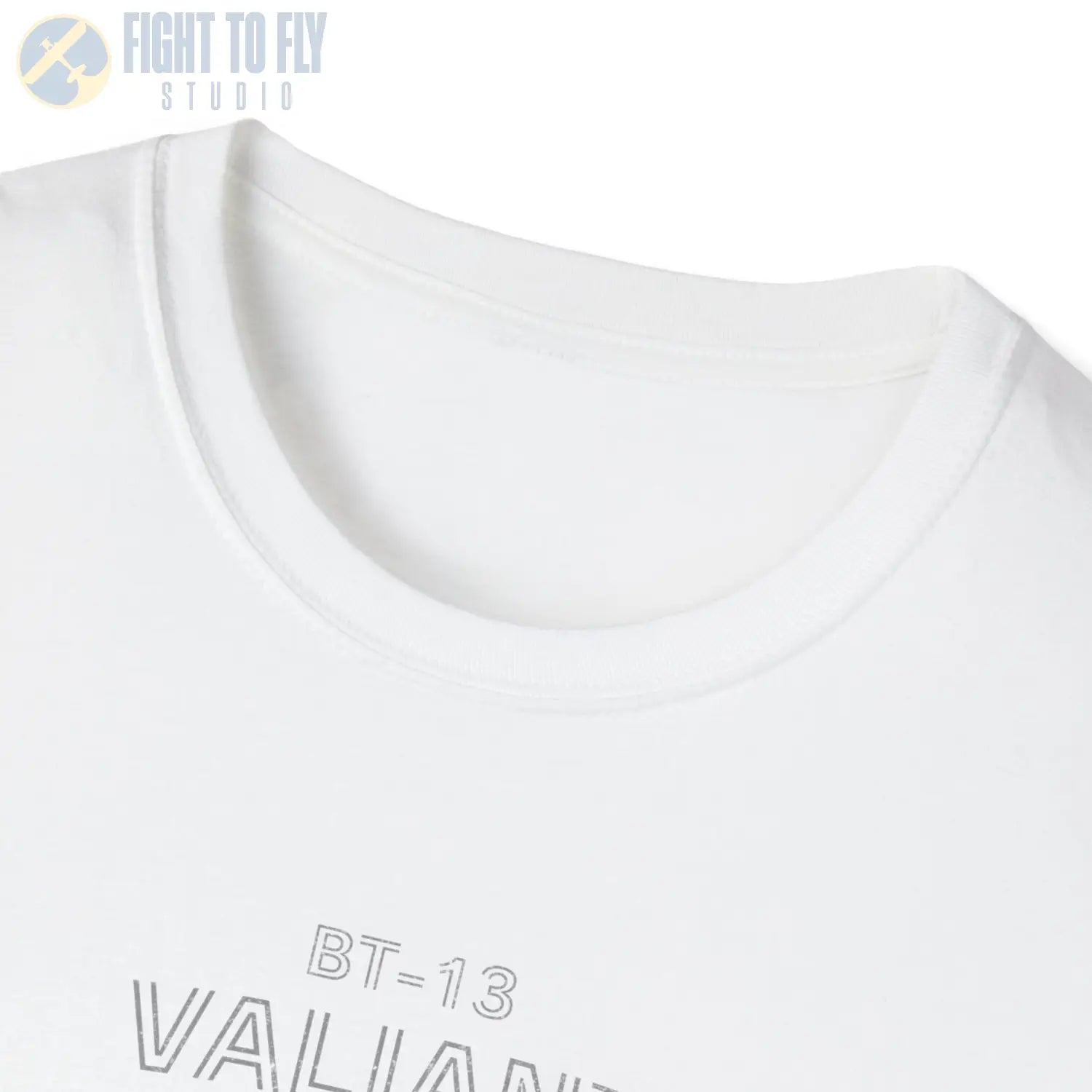 Vultee BT-13 Valiant — T-shirt - T-Shirt - Pilot gifts - WWII warbird t-shirt